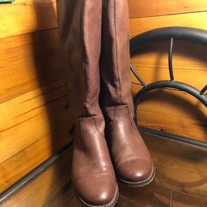 Brown pull on boots